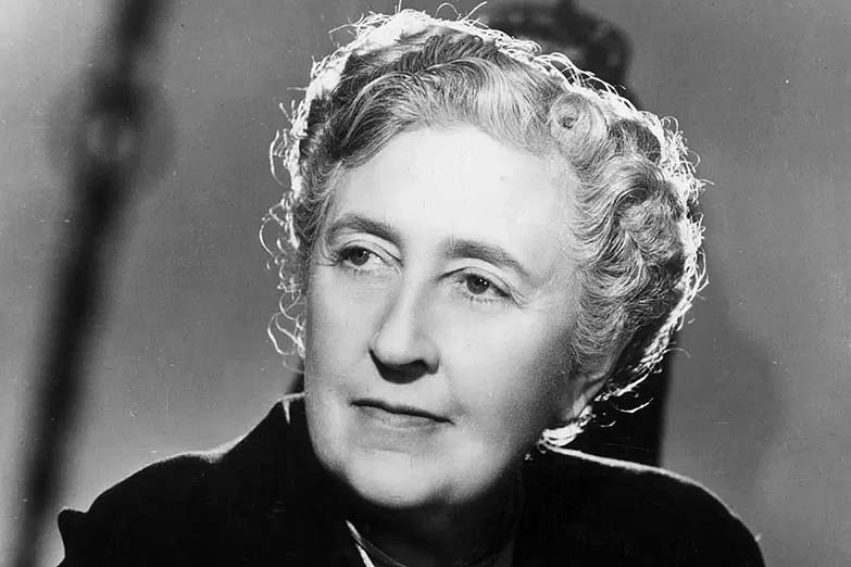 A 100 años de su primera novela, Agatha Christie vuelve a ser noticia