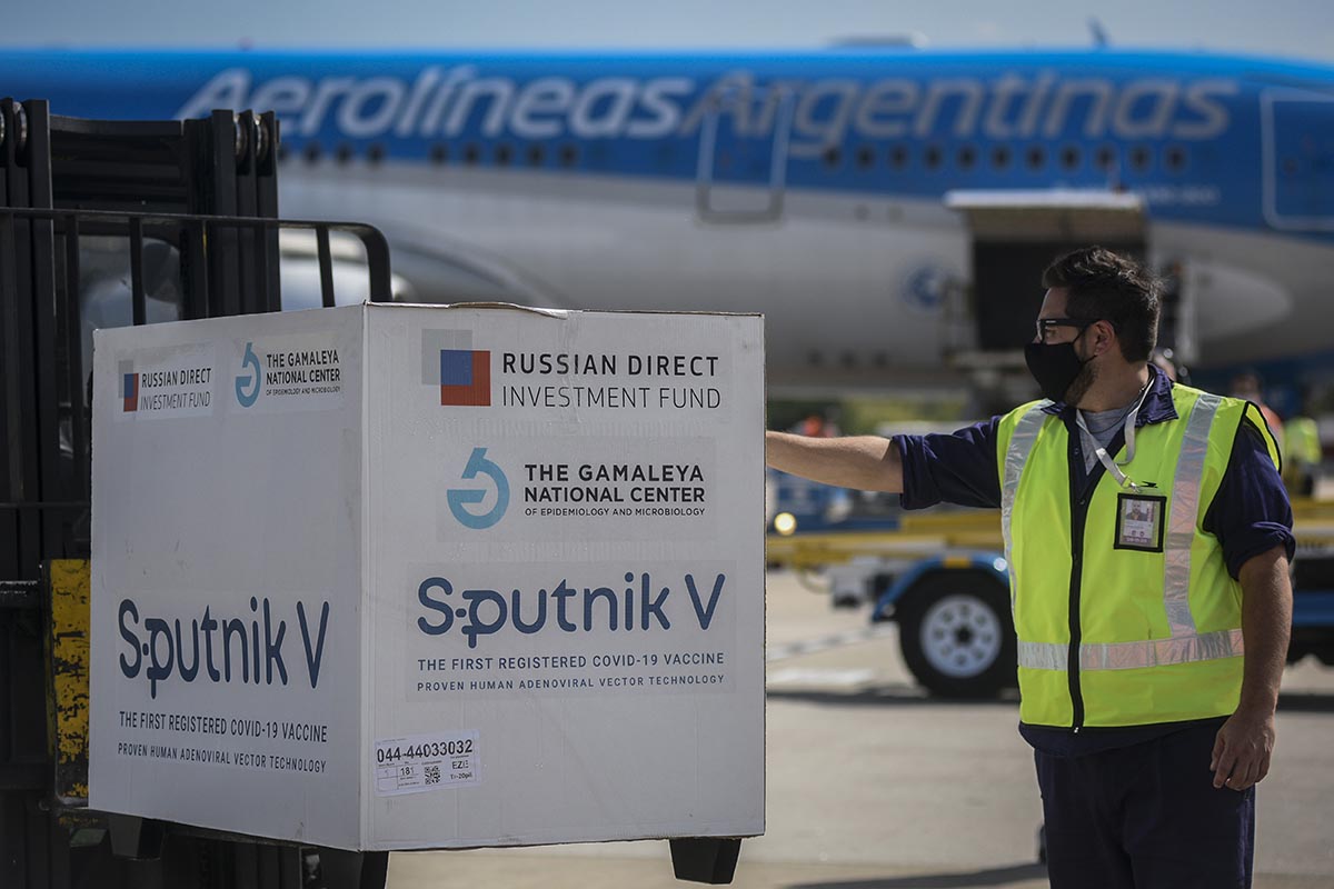 Un nuevo embarque de Sputnik V llega hoy y Argentina supera las 5 millones de vacunas