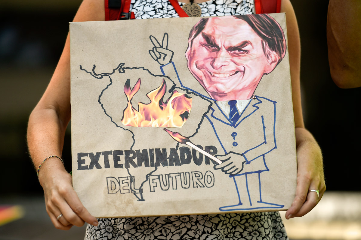 Bolsonaro acusa a DiCaprio de financiar los incendios en Amazonia