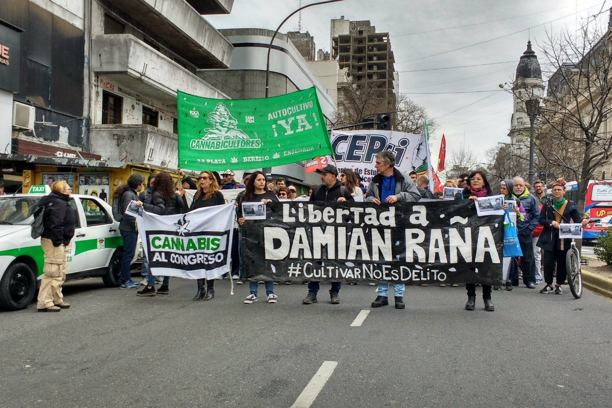 Un joven lleva más de 100 días preso por cultivar cannabis y usarlo con fines medicinales