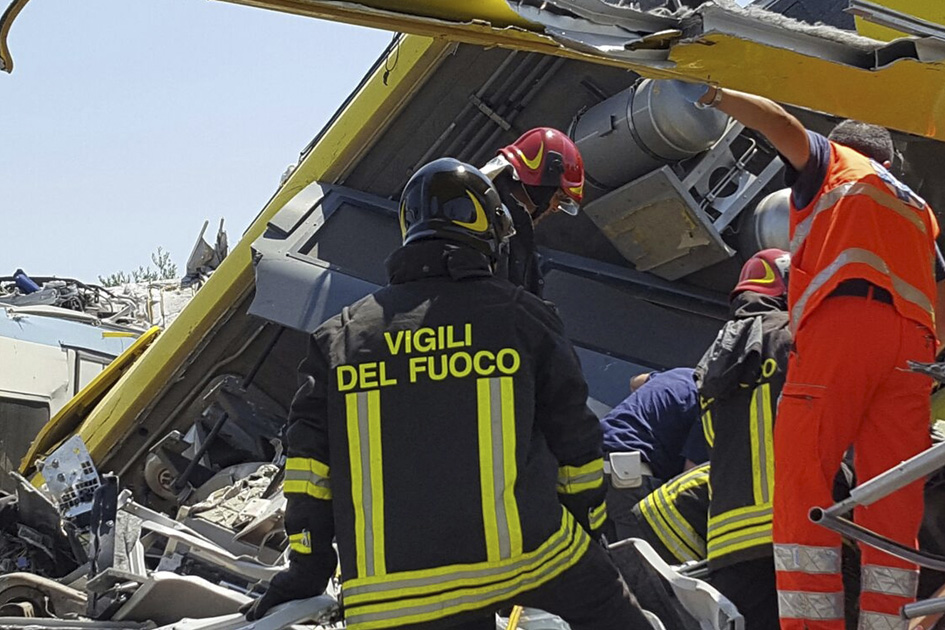 Choque de trenes en Italia: 25 muertos