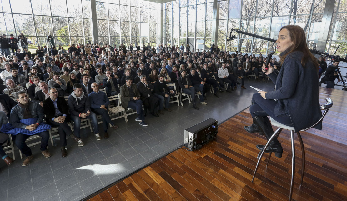 Vidal otorgará un bono de 3 mil pesos a los estatales: no alcanza a los docentes