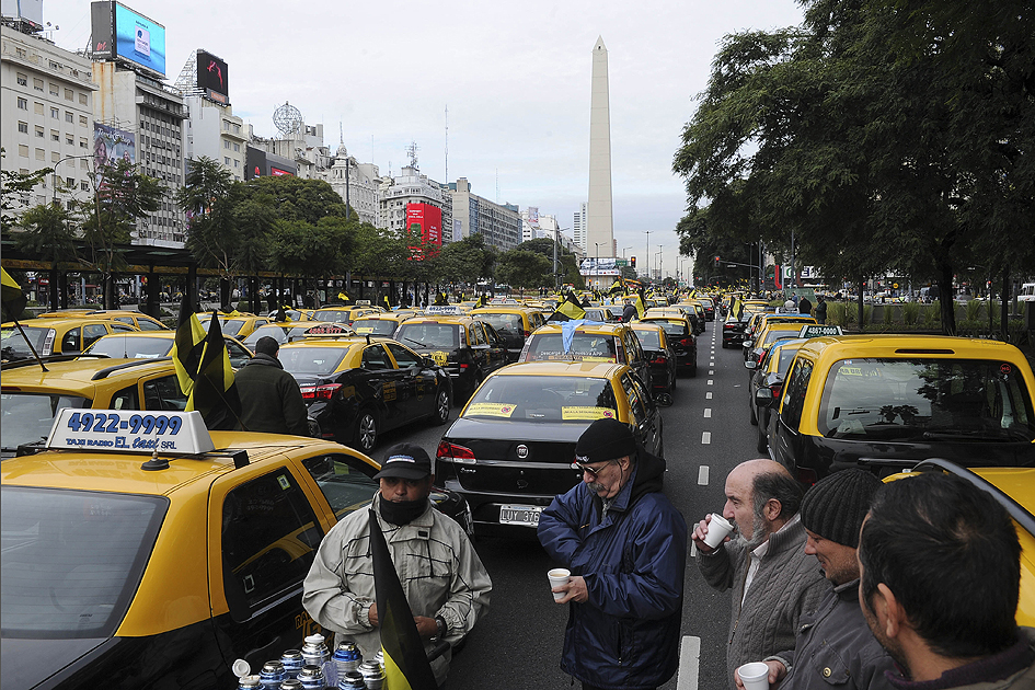 Uber redobla la puesta y regala el primer viaje