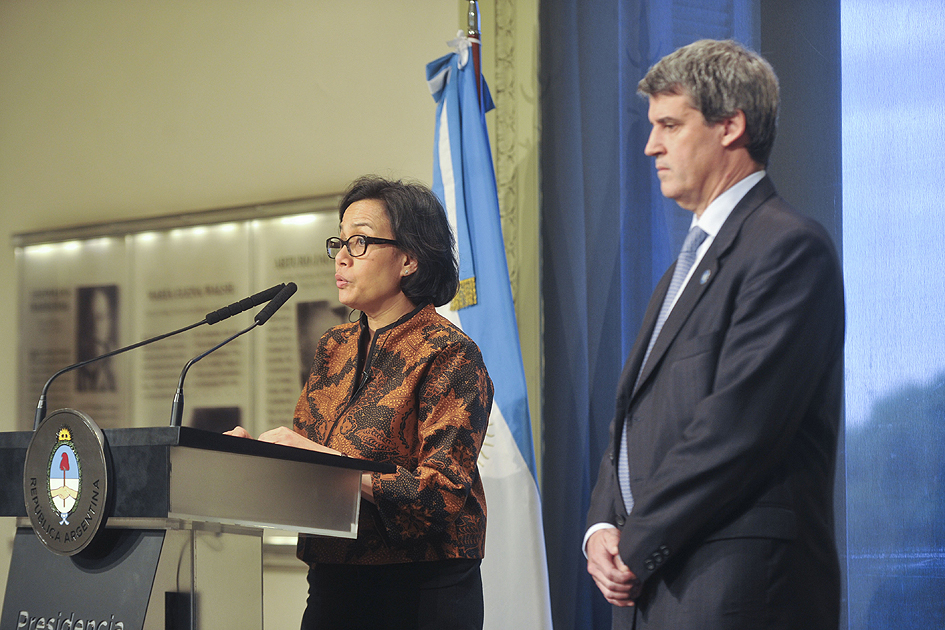 «Faltan casi seis meses para que termine el segundo semestre»