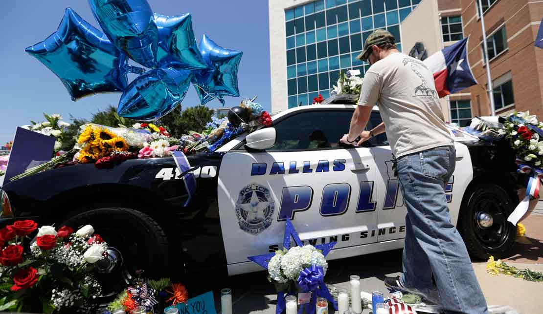Crecen las tensiones raciales en los EE UU tras la balacera de Dallas