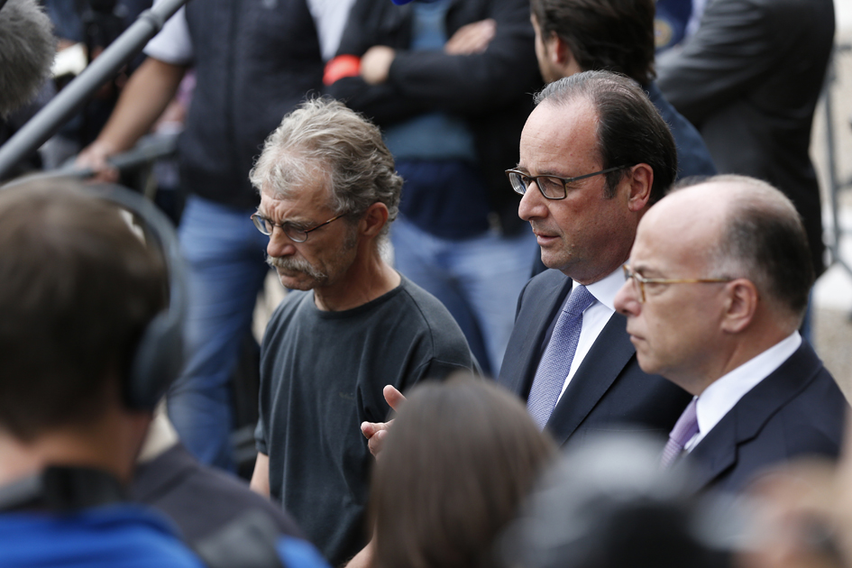 Otro atentado en Francia: degollaron al cura de una iglesia
