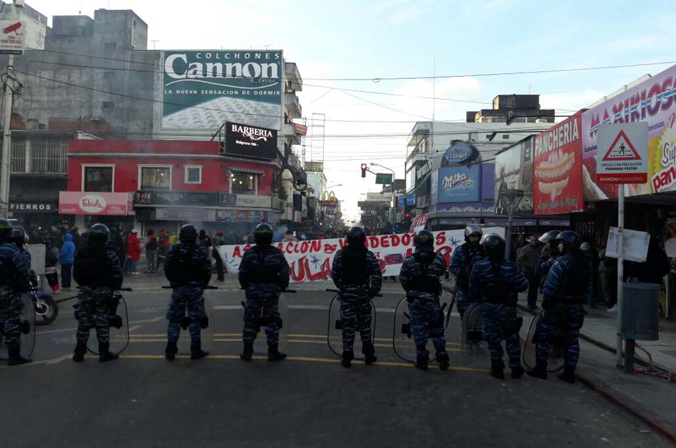 El centro de Morón, sitiado por una protesta