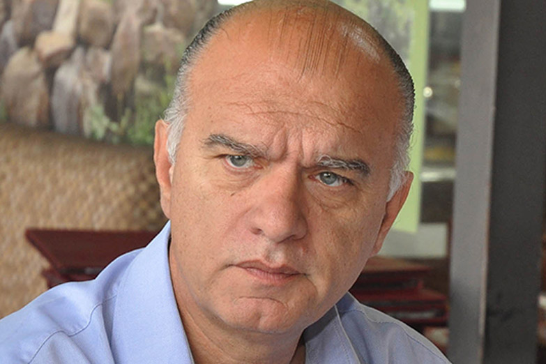 Grindetti contrató al novio de la vicepresidenta por una feria en Lanús