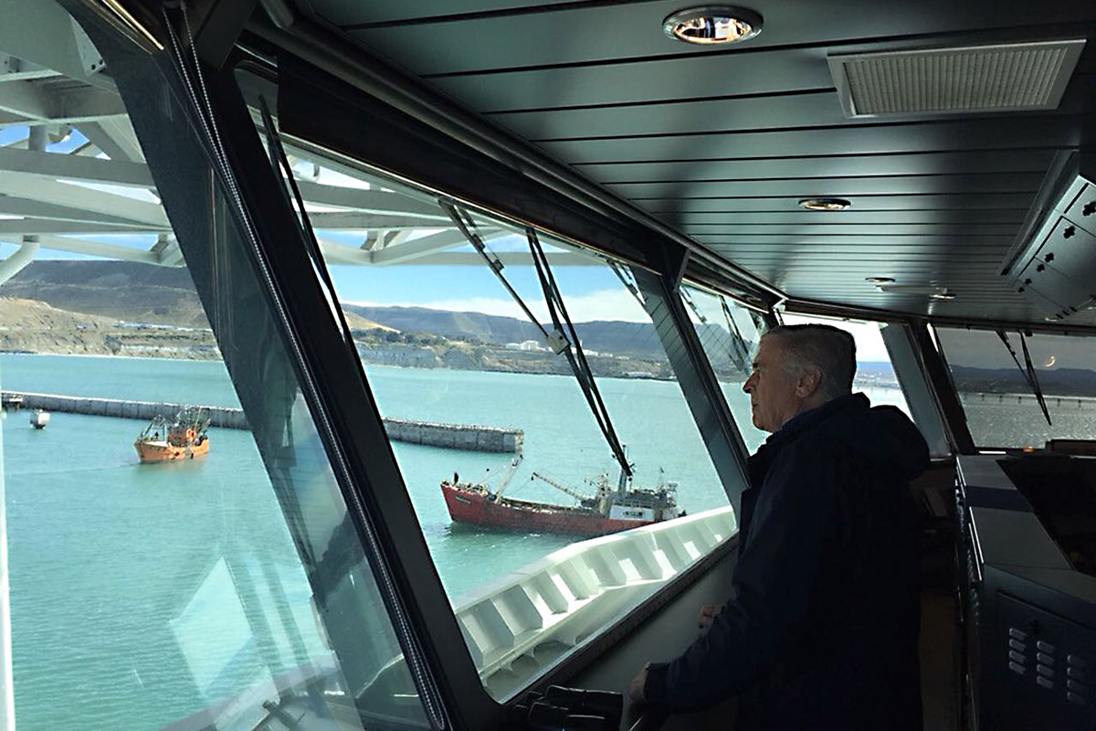 «Por favor, señor ministro, deje de ponernos el corazón en vilo y mándese a guardar»