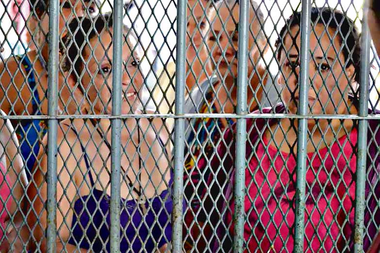 «Mulas»: alertan sobre el aumento de mujeres encarceladas