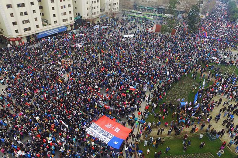 Otra masiva marcha contra la jubilación privada en Chile