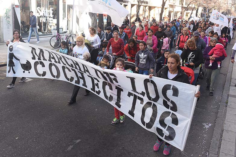 La Marcha de los Cochecitos atravesó Rosario