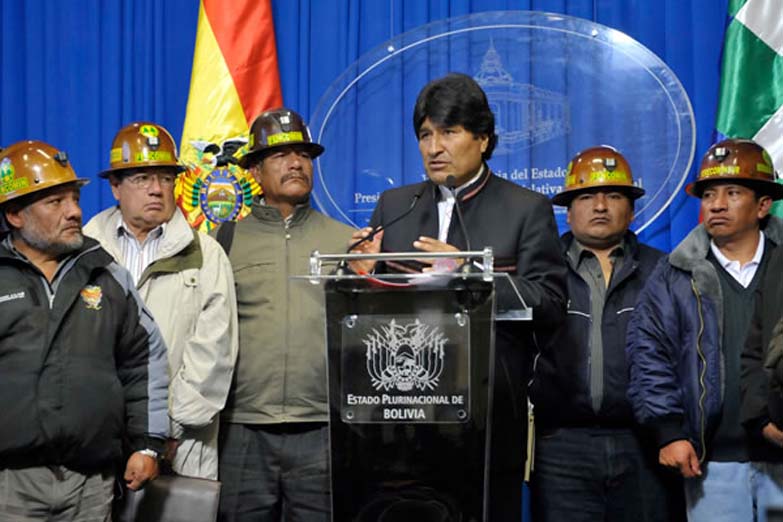 Evo Morales pide a los mineros no abusar de la fuerza sindical