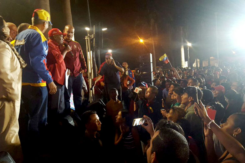 Venezuela caliente por dos marchas enfrentadas