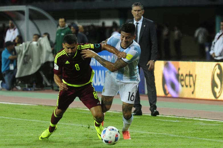 Desteñida imagen de Argentina ante Venezuela: igualó tras ir 2-0 abajo