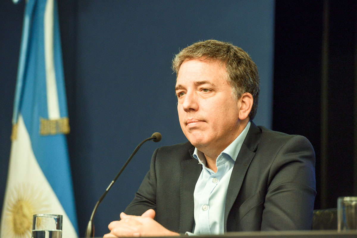 El gobierno responde con pasividad al nuevo récord que alcanzó el dólar