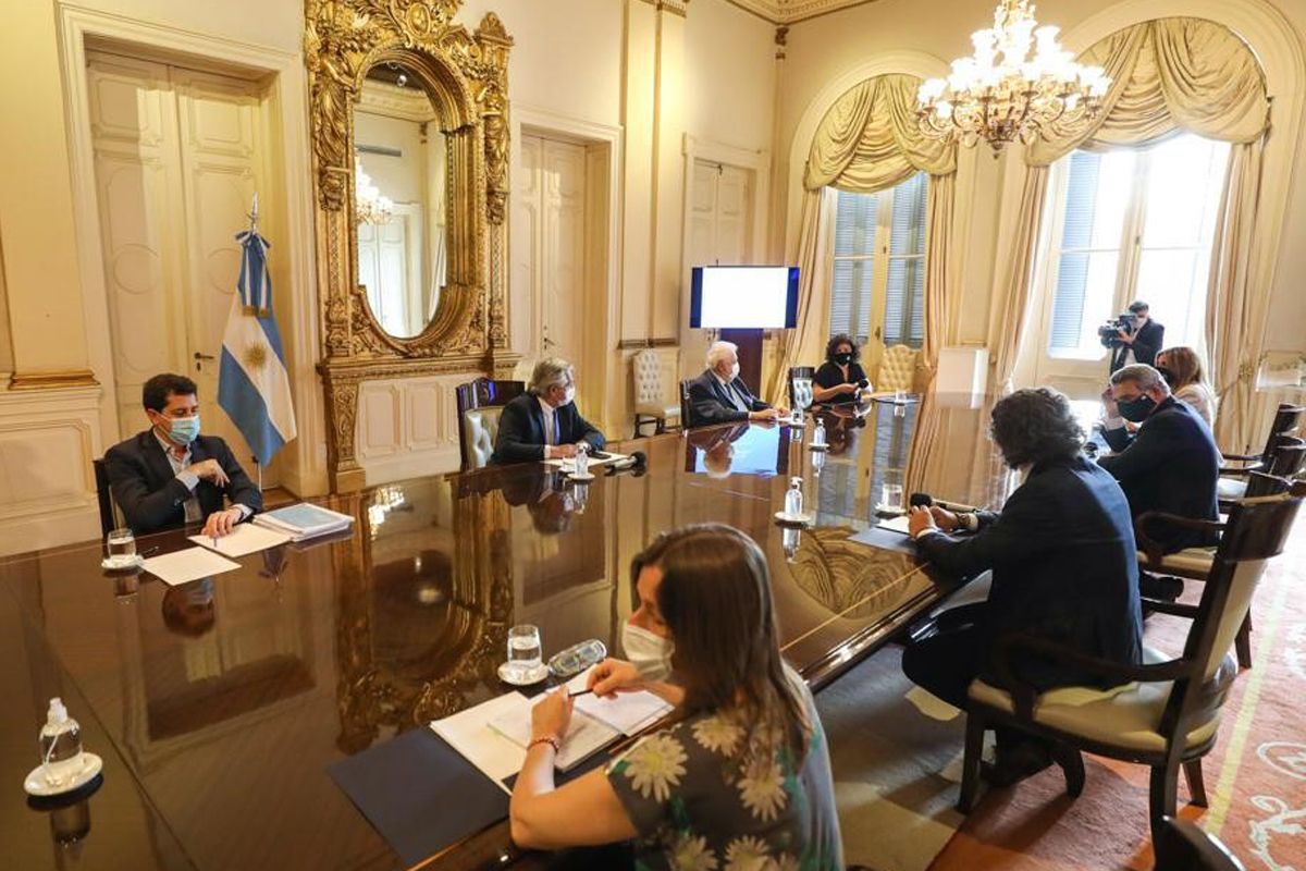 Coronavirus: primera reunión del Comité de Vacunación en Casa Rosada
