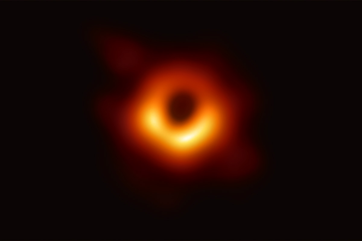 ¿Qué es un agujero negro y como se consiguió su primera imagen?