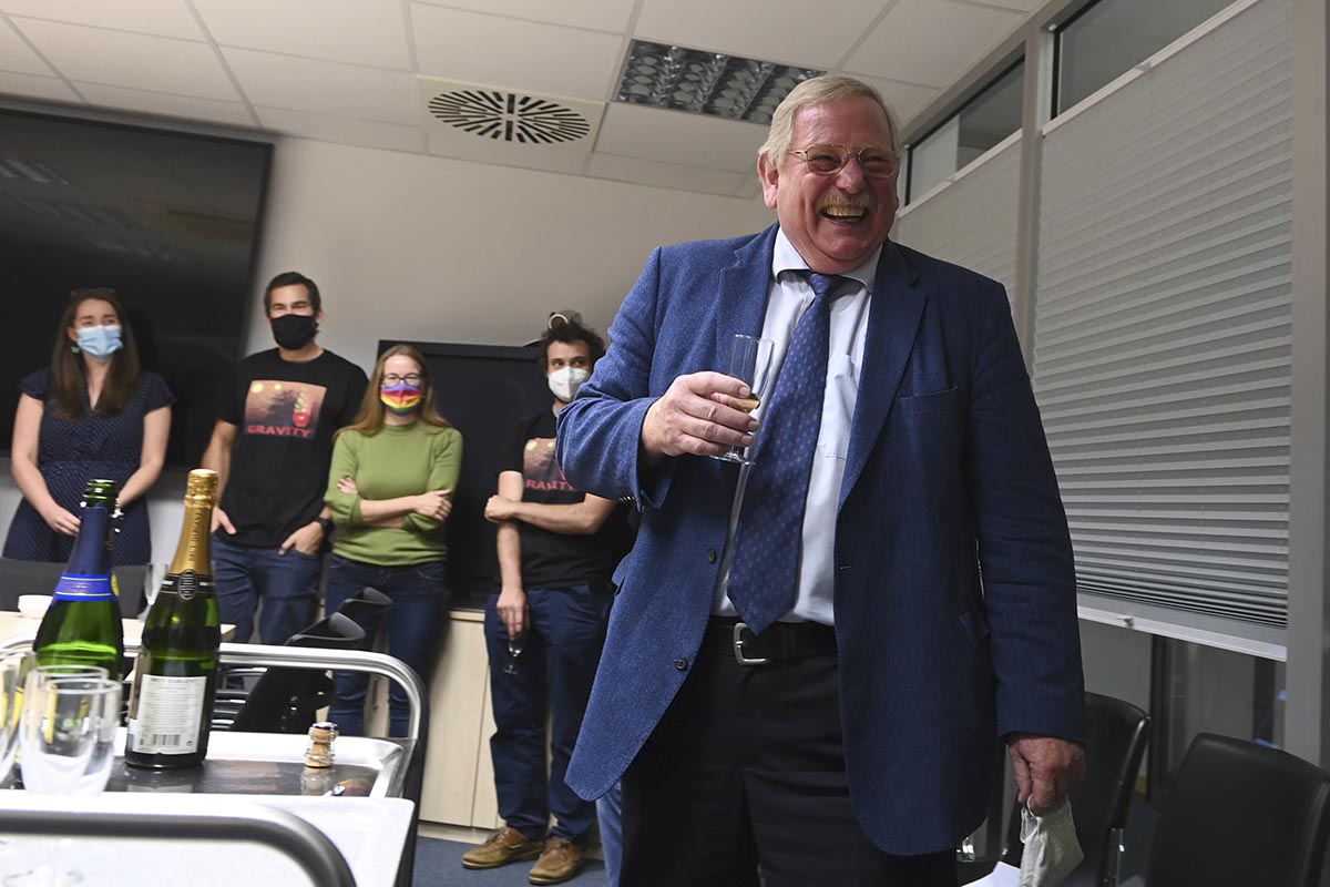 El Nobel de Física fue para investigaciones sobre los agujeros negros