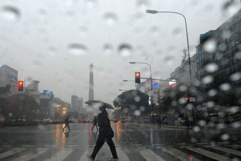 Sábado de lluvia intensa en Buenos Aires
