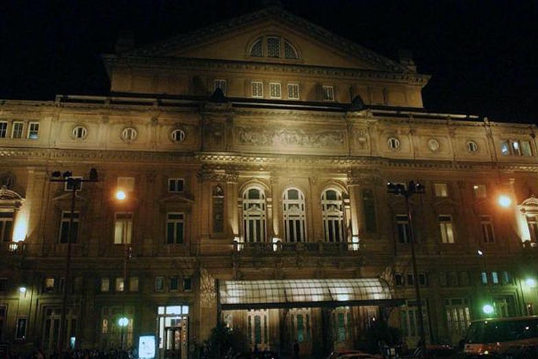 Los músicos del Teatro  Colón invitan a un concierto público para expresar sus reclamos laborales