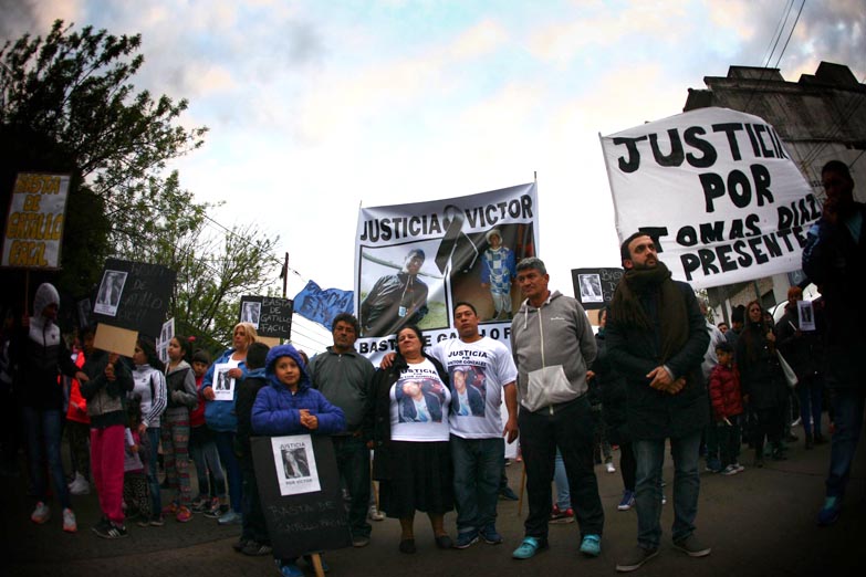 Protesta en el barrio «La Catanga» por el asesinato de un joven