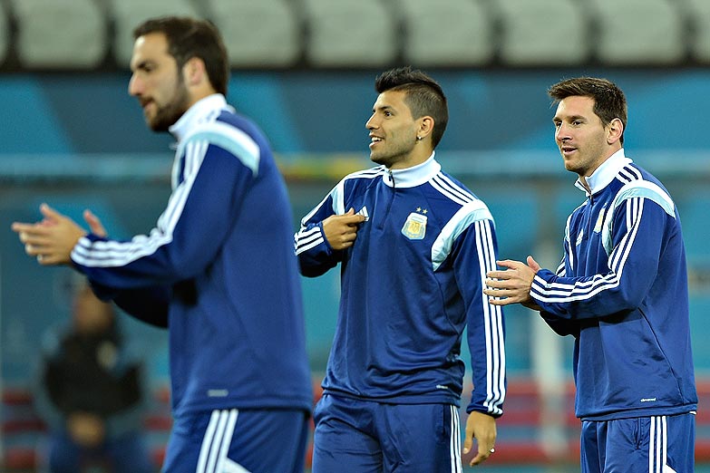 Jugar sin Messi, el desafío de Agüero e Higuaín