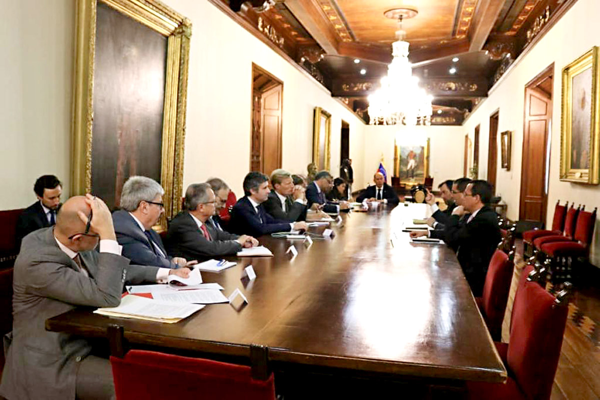 «Las conversaciones se iniciaron con buen pie»