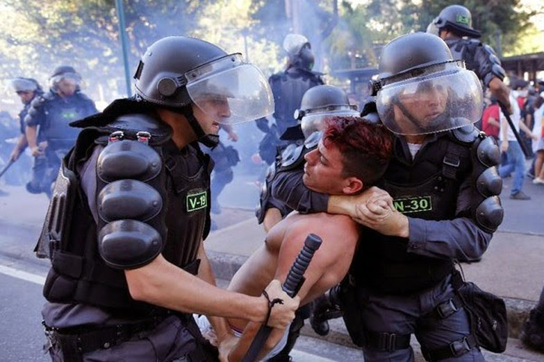 Reprimen en Río una manifestación contra cepo presupuestario de Temer