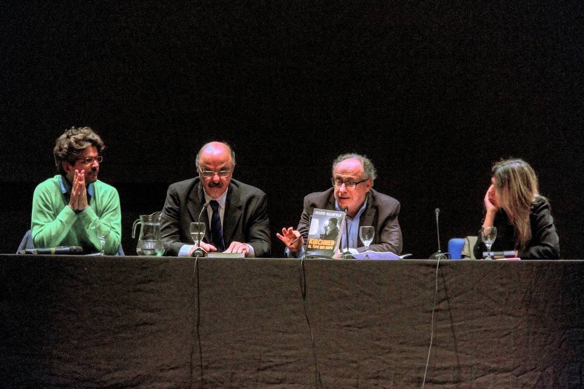 Entre anécdotas de Kirchner y críticas a Macri, Wainfeld presentó su libro