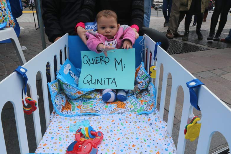 Exponen kits de Qunita al público para dejar sin argumentos a los críticos