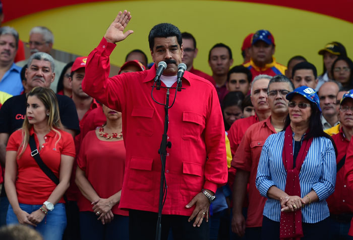 Maduro dice que irá personalmente a la mesa de diálogo con la oposición
