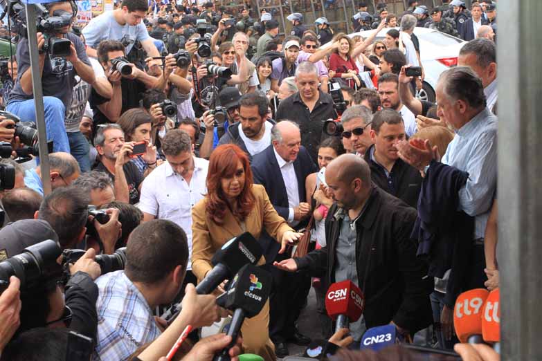 Cristina Fernández declaró y aseguró ser víctima de una «persecución política»