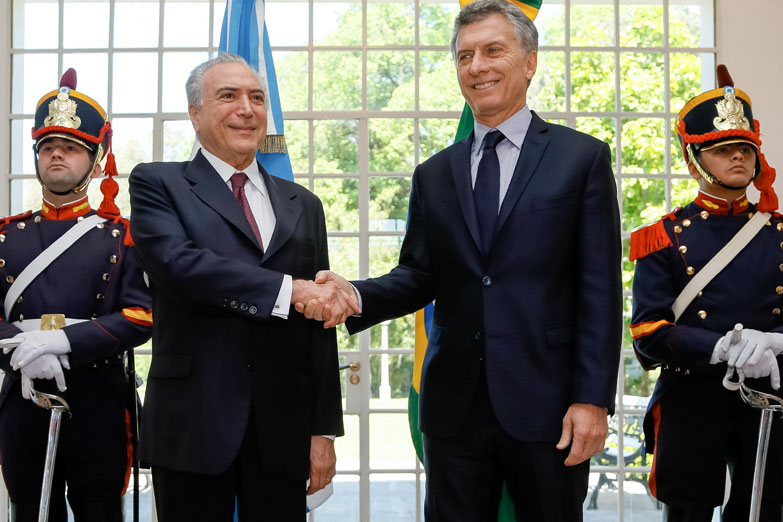 Importaciones: hasta el envoltorio del Bon o Bon llega de Brasil