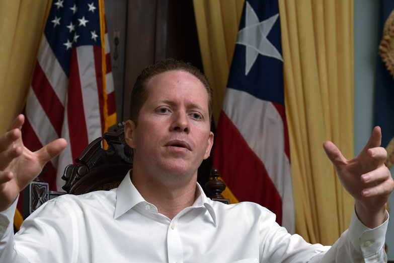 Puerto Rico también vota, en medio del default