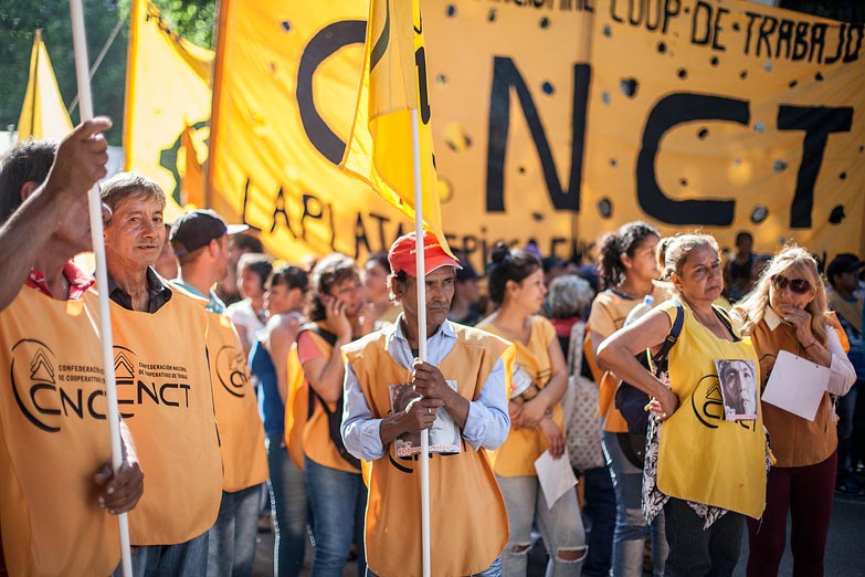 Seguimos de pie en defensa del trabajo