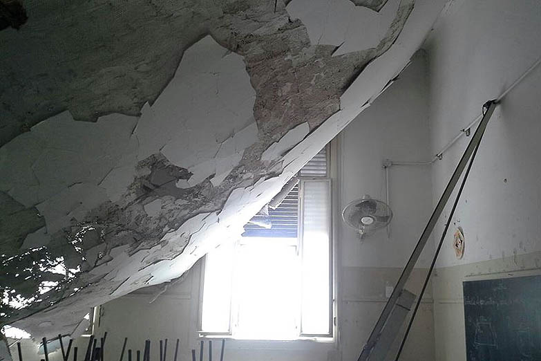Derrumbe en un colegio público en Belgrano: de milagro no hay heridos