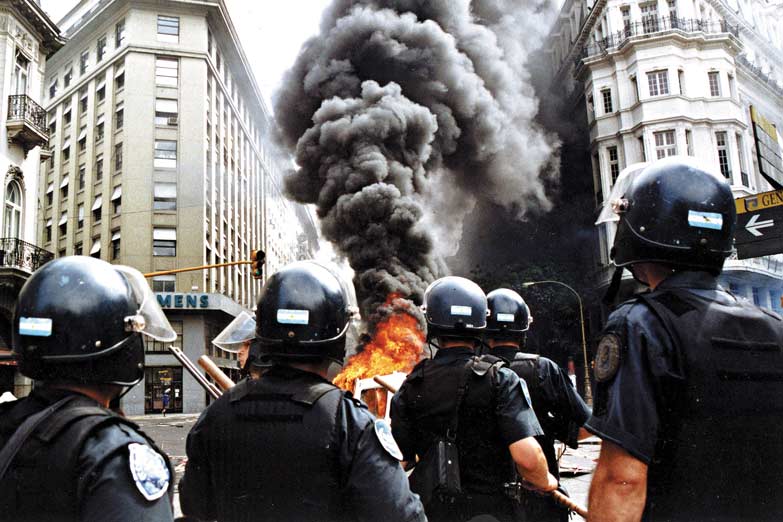 Los funcionarios de diciembre de 2001 se repiten en el Gabinete de Macri