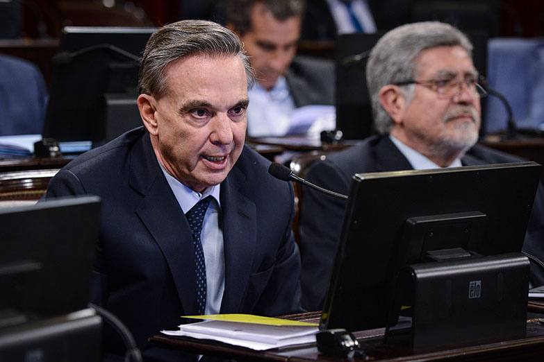 Gobernadores y senadores salieron a defender el nuevo texto