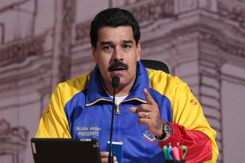 Maduro llama a continuar el diálogo