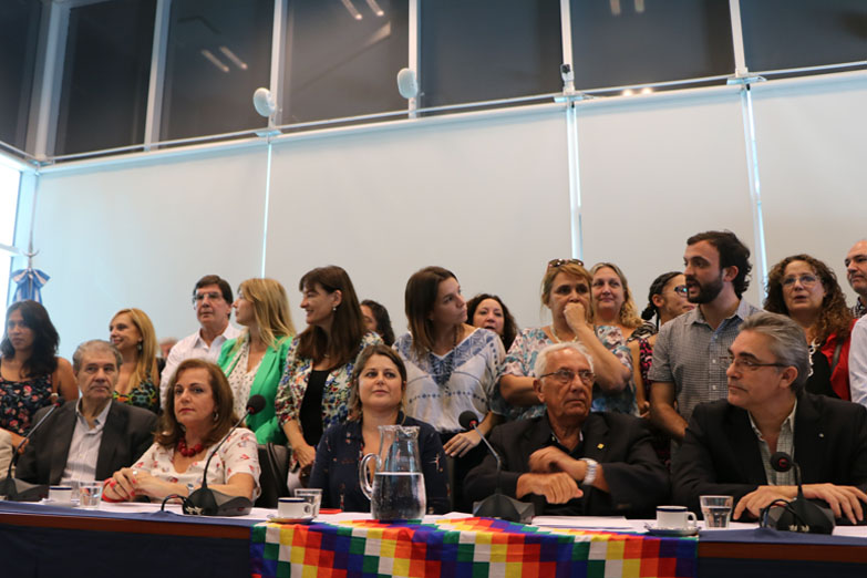 Vigilia en Tribunales para esperar el fallo