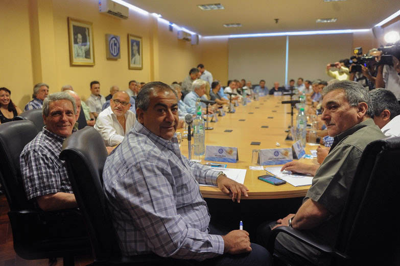 El gobierno apunta al deterioro del salario para bajar el “costo laboral”