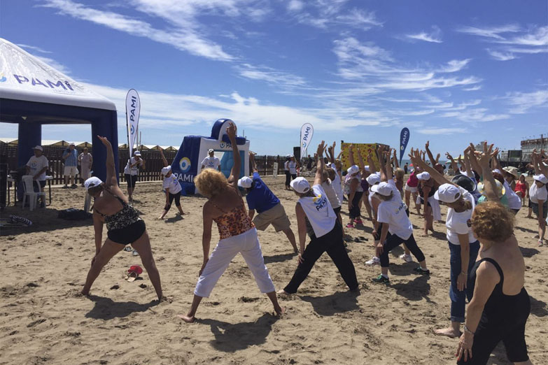 El PAMI presentó su plan de actividades en la playa