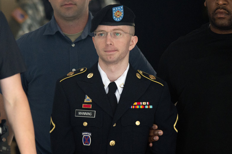 Obama indultó al ex soldado Manning