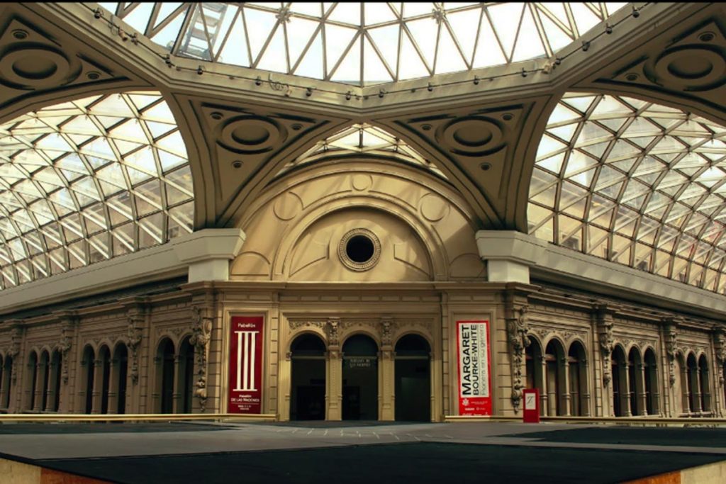 Lui Abadi suspende el paso de los peatones y los invita a jugar al ping-pong 2 Lui Abadi suspende el paso de los peatones y los invita a jugar al ping-pong