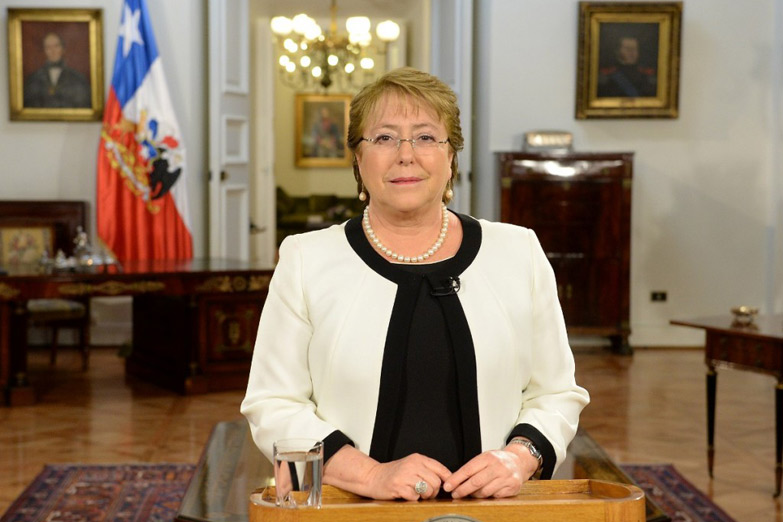 Bachelet analiza una «hoja de ruta» para el reconocimiento constitucional de los pueblos de la Araucanía