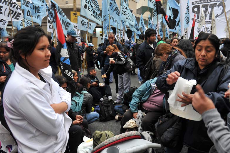 Paro del 30: convocan a una marcha en Plaza de Mayo
