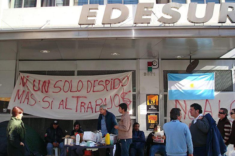 Pese al aumento de 1200% en las tarifas Edesur despidió a 262 empleados