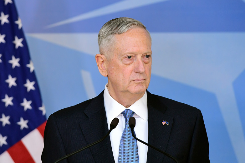 El secretario de Defensa de Trump busca tranquilizar a los socios de la OTAN