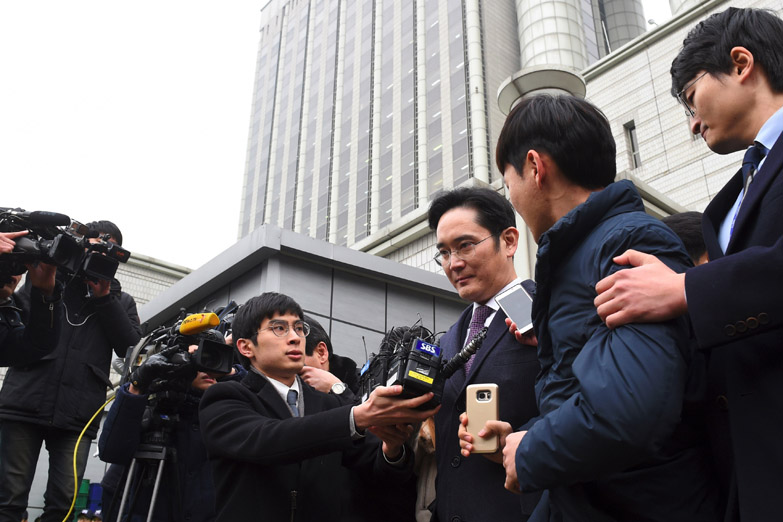 Corea del sur: arrestan al vicepresidente de Samsung por el escándalo que le costó el cargo a la presidenta